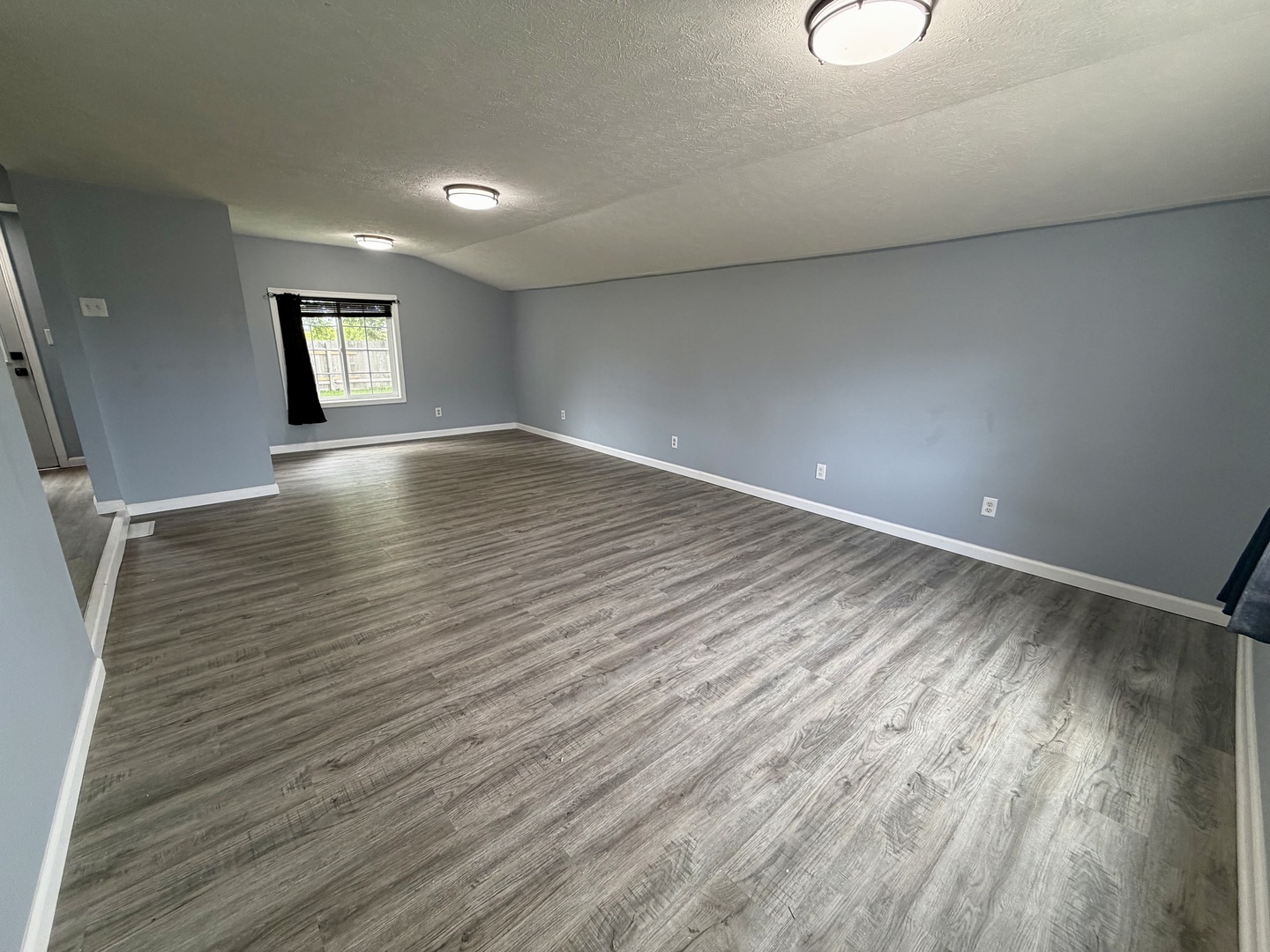 611 N Chestnut Street Property Photo 3