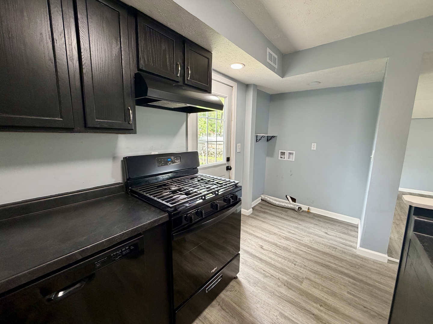 611 N Chestnut Street Property Photo 4