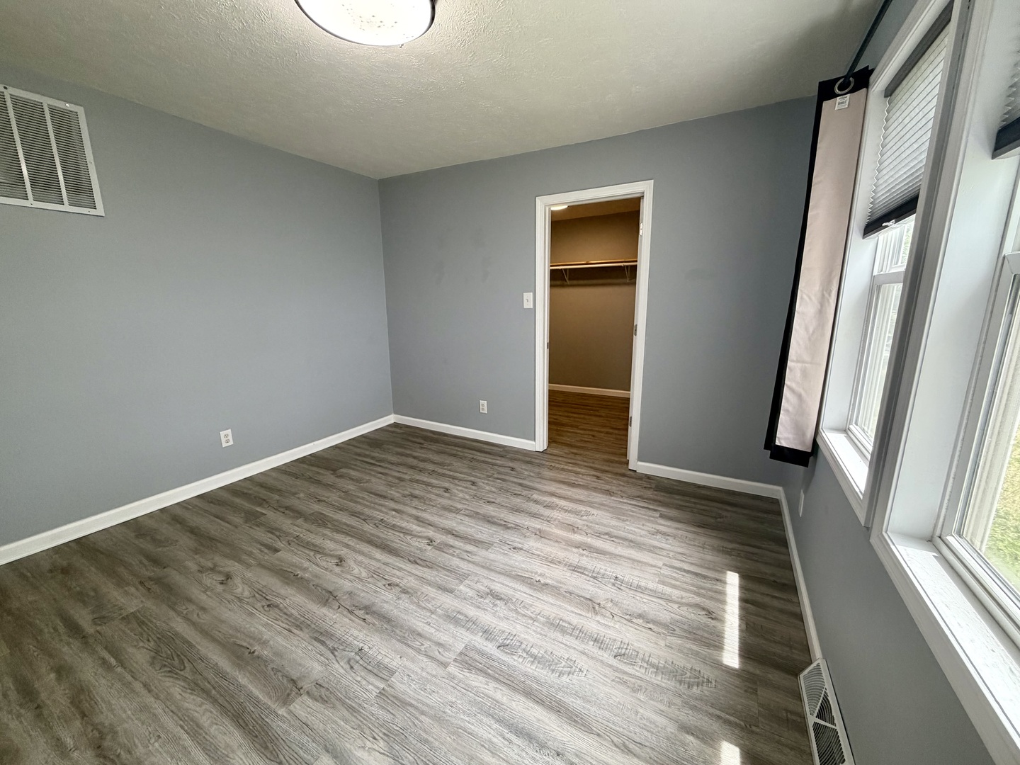 611 N Chestnut Street Property Photo 8
