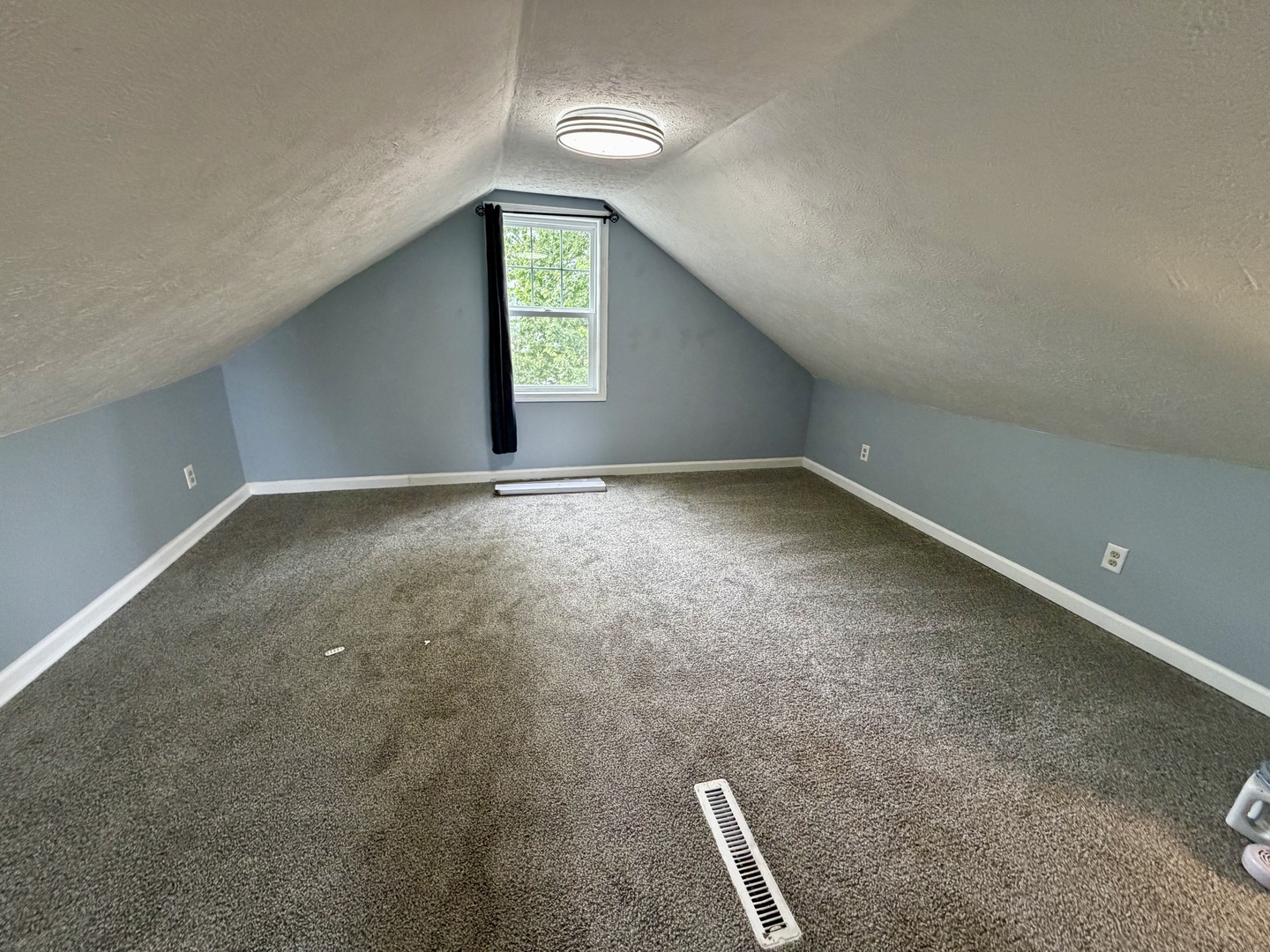 611 N Chestnut Street Property Photo 13