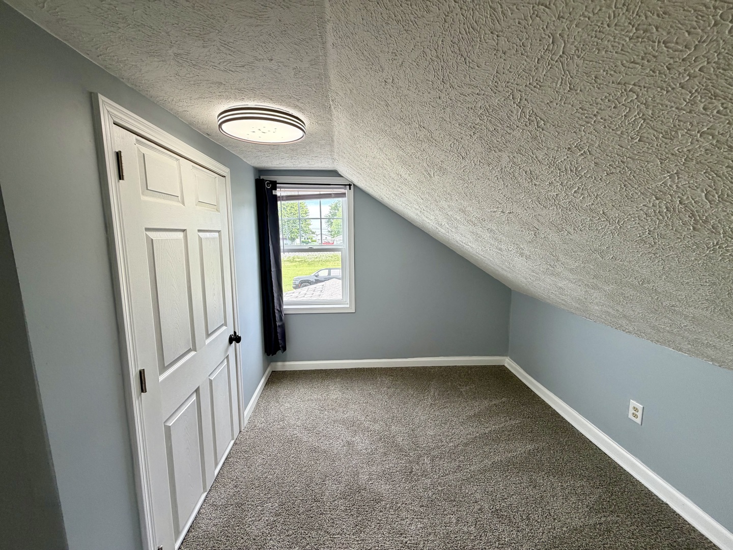 611 N Chestnut Street Property Photo 14