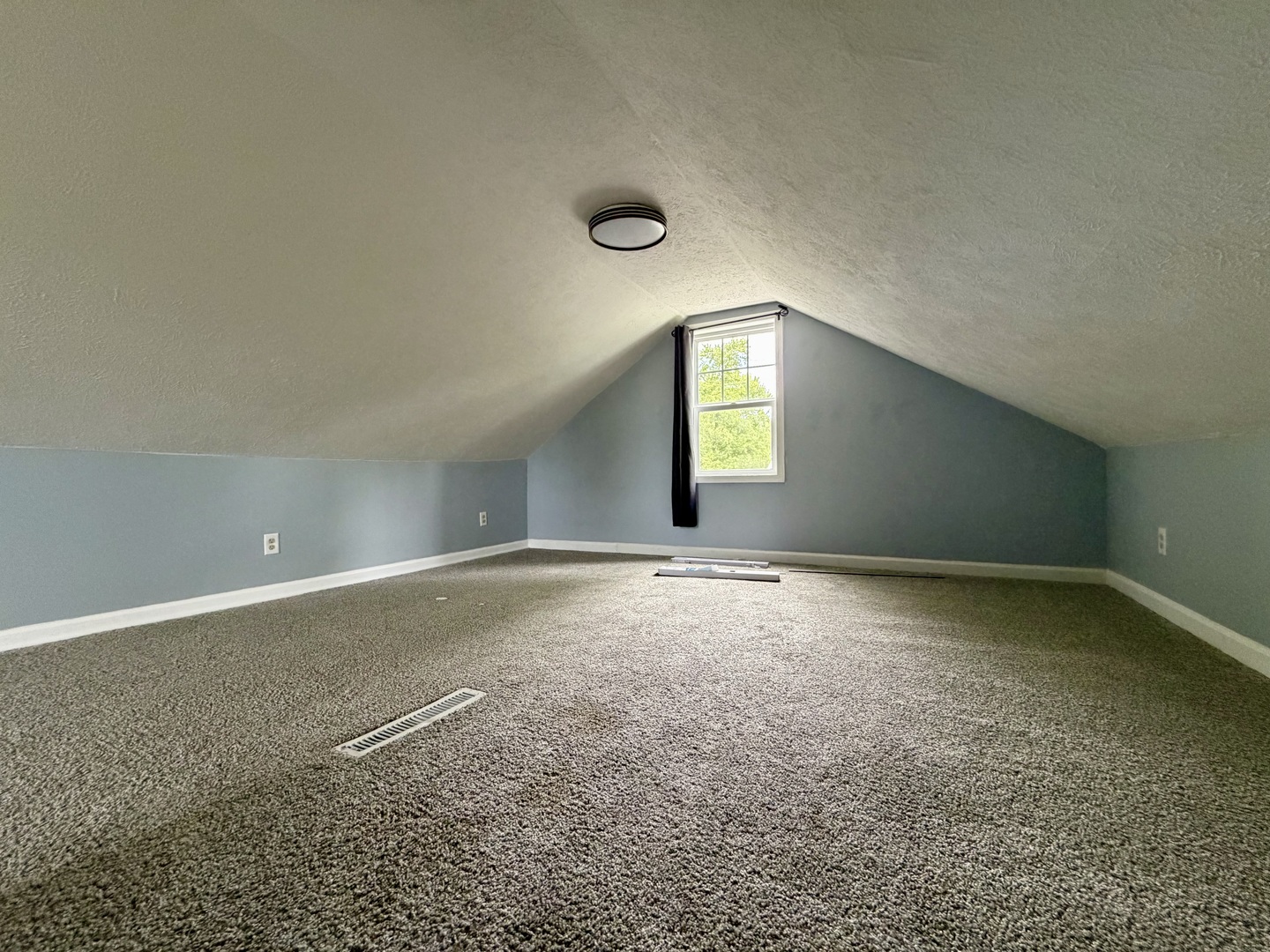 611 N Chestnut Street Property Photo 16