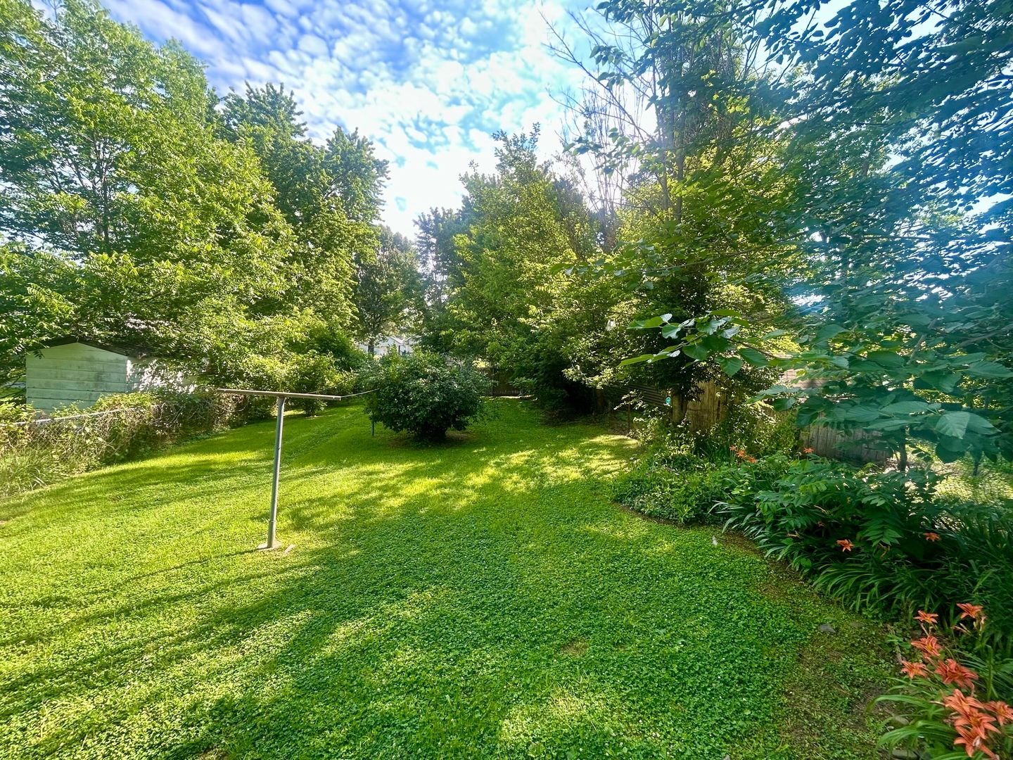 309 W 11th Street Property Photo 7