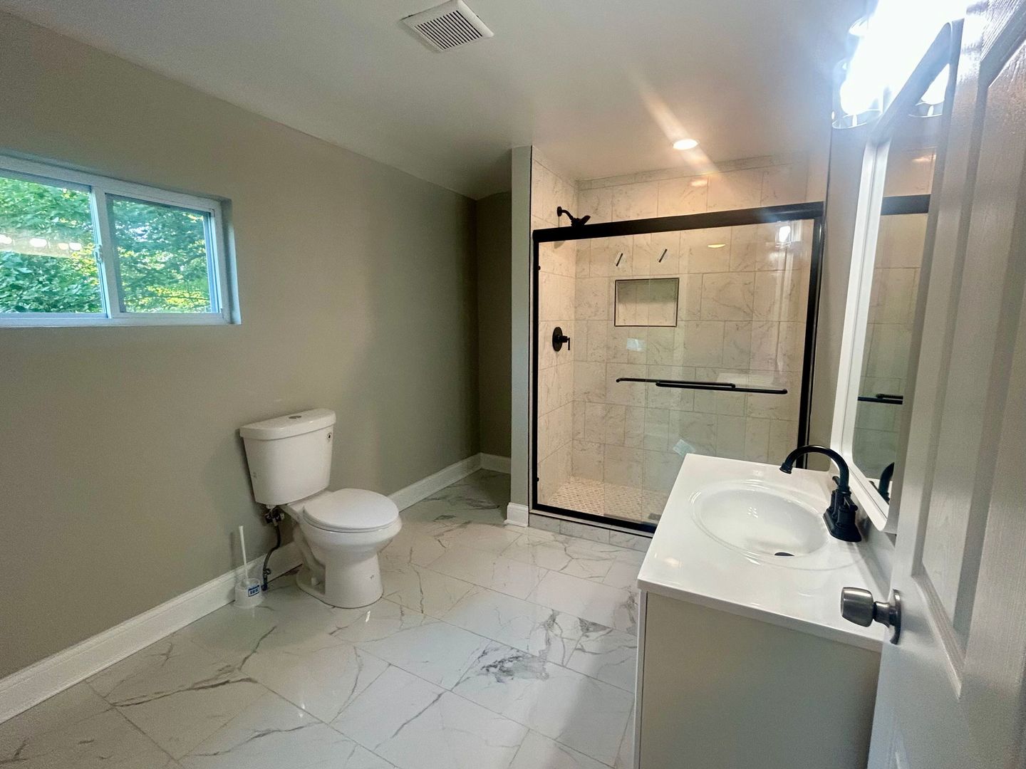 309 W 11th Street Property Photo 39