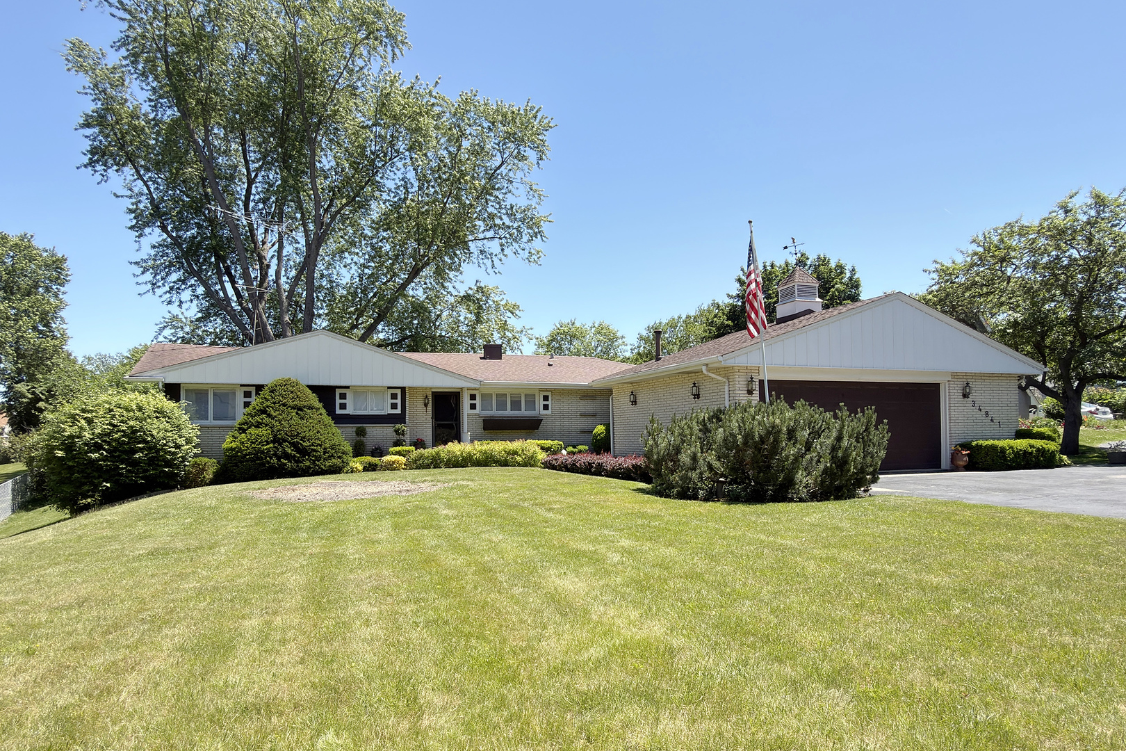 34841 N Leonard Avenue Property Photo 1