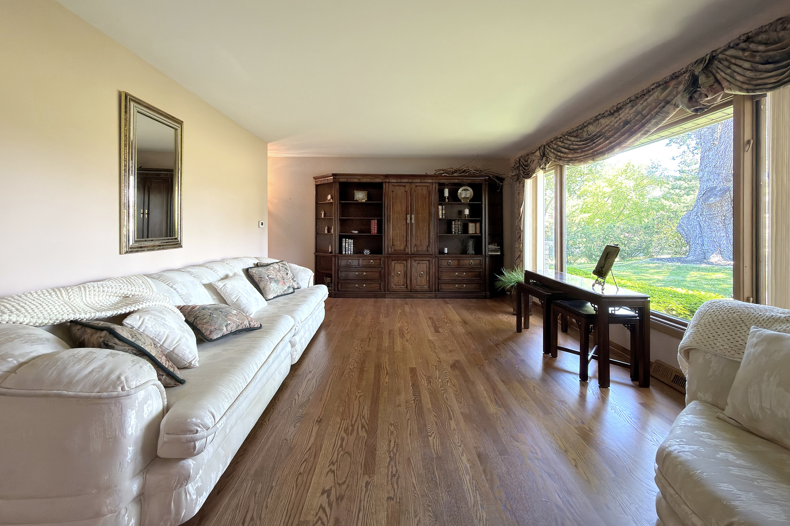 34841 N Leonard Avenue Property Photo 6