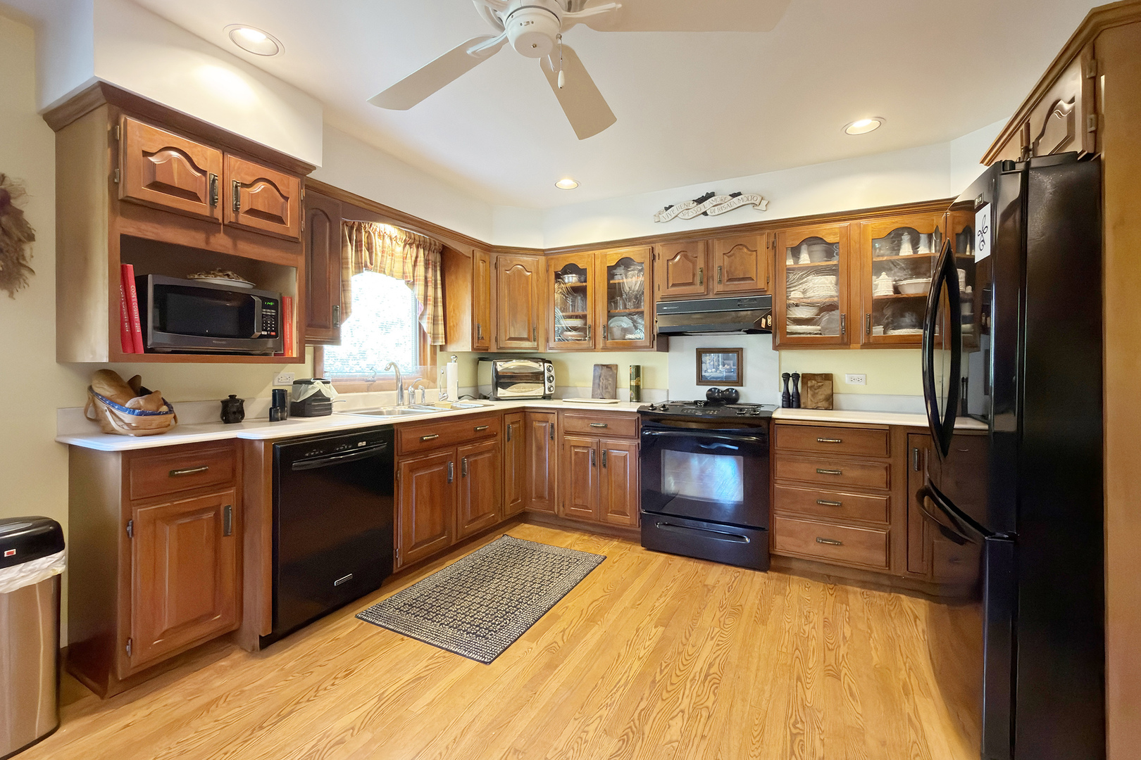 34841 N Leonard Avenue Property Photo 9
