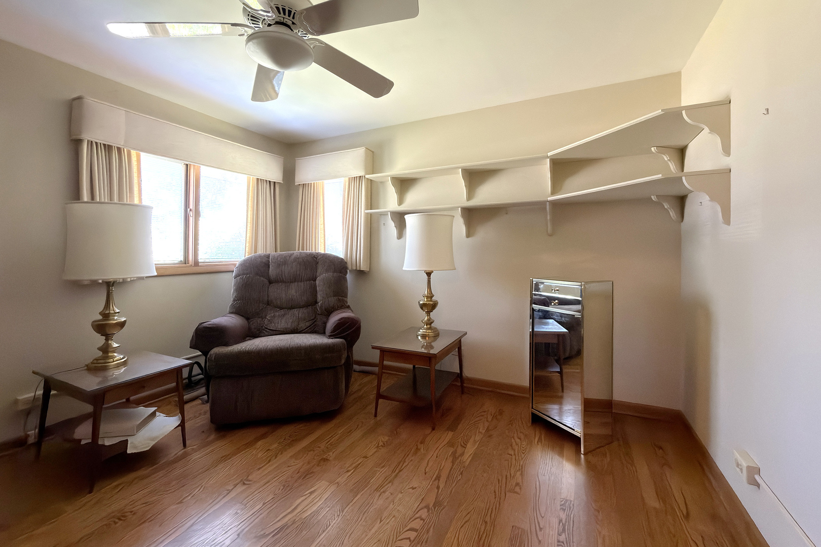 34841 N Leonard Avenue Property Photo 15
