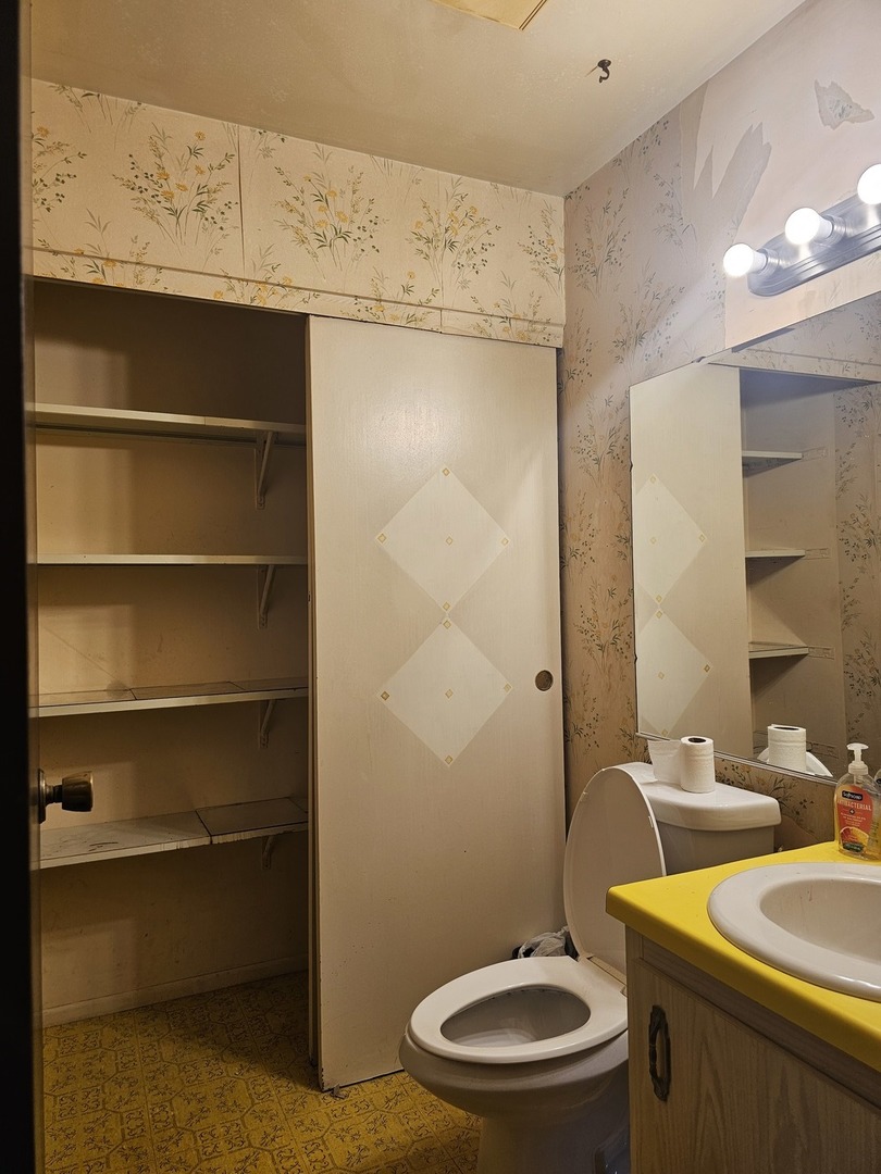 4904 W Oakwood Drive A Property Photo 10