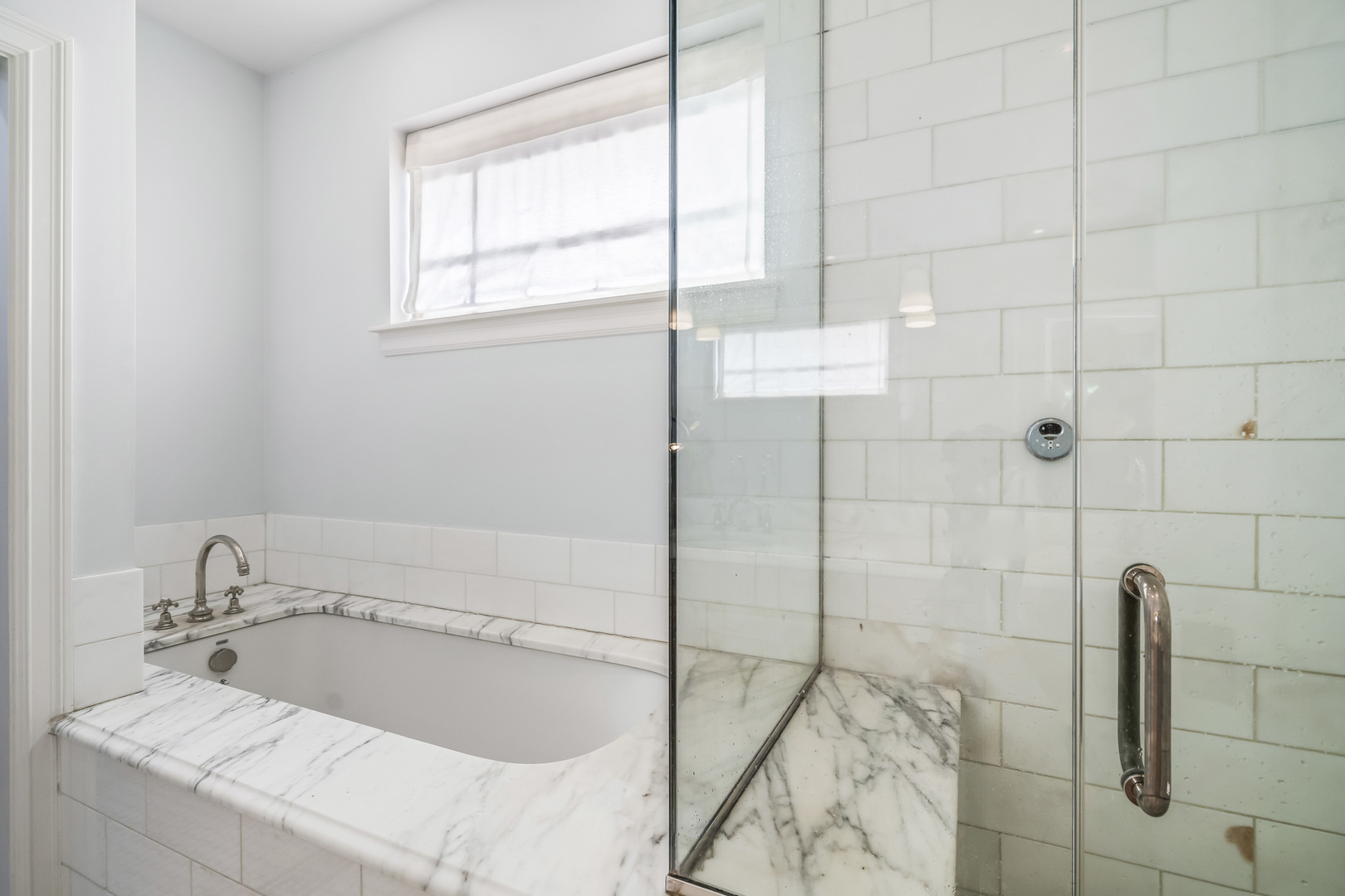 1331 W Wolfram Street Property Photo 18