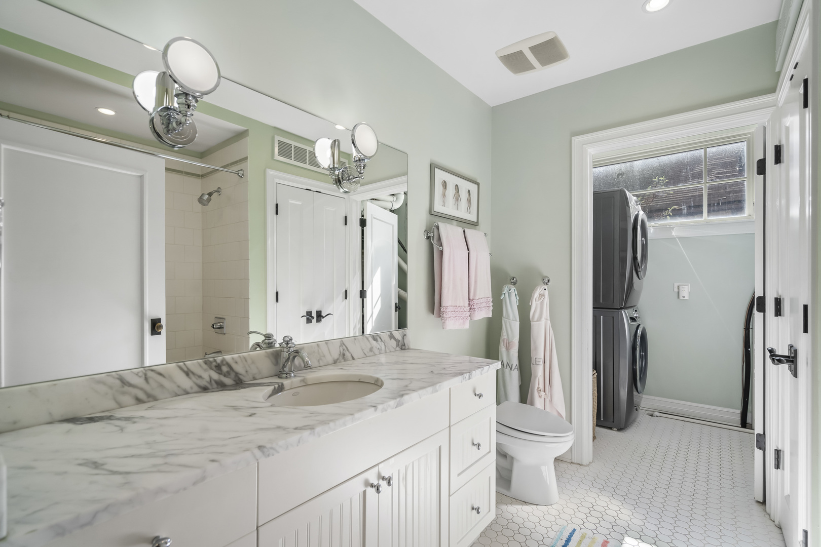 1331 W Wolfram Street Property Photo 20