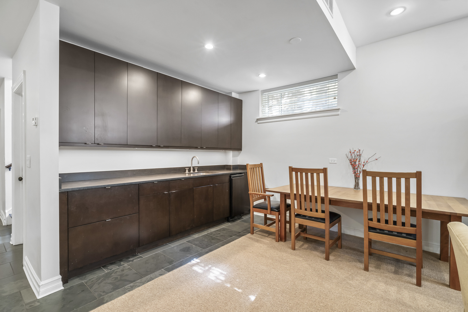 1331 W Wolfram Street Property Photo 27