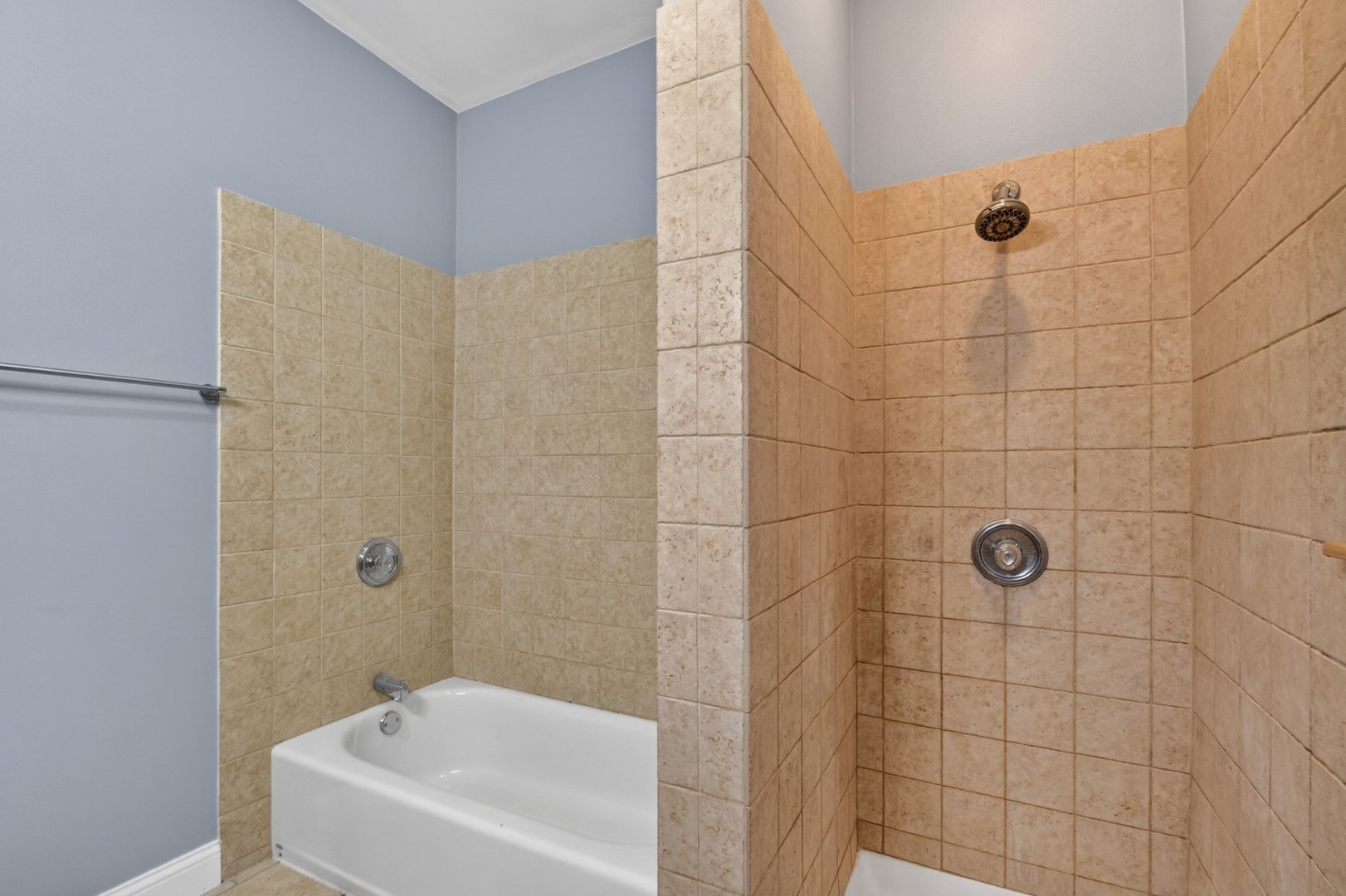 6815 S Crandon Avenue 3 Property Photo 25
