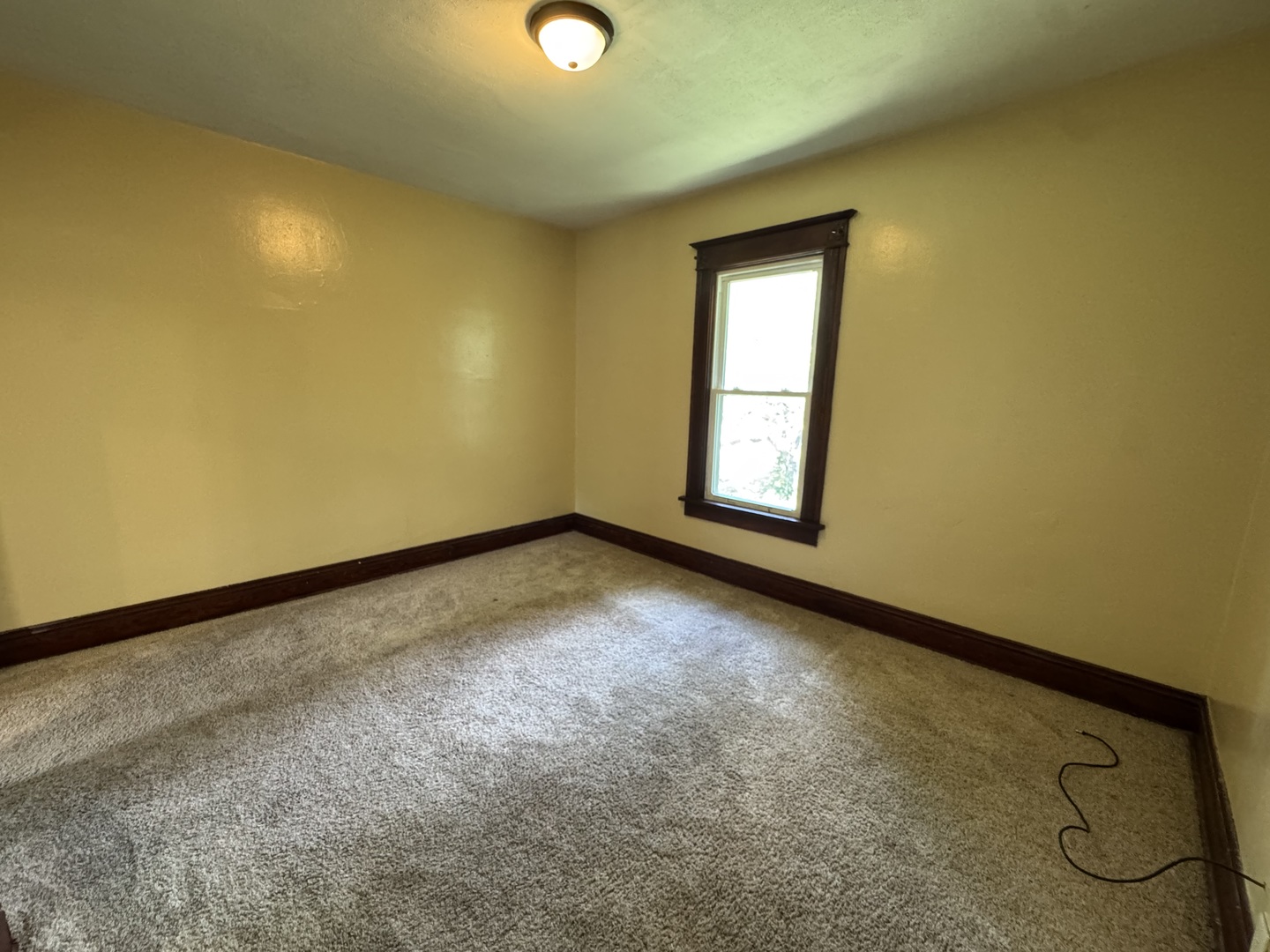 919 Leclaire Street 1-2 Property Photo 2