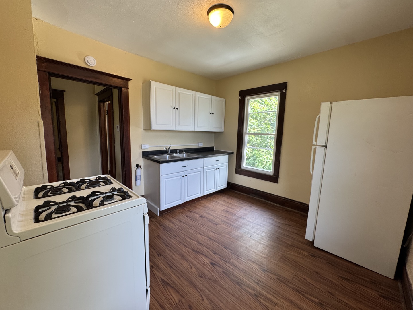 919 Leclaire Street 1-2 Property Photo 6