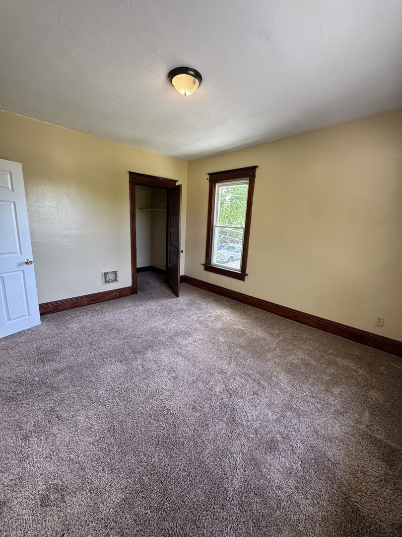 919 Leclaire Street 1-2 Property Photo 7