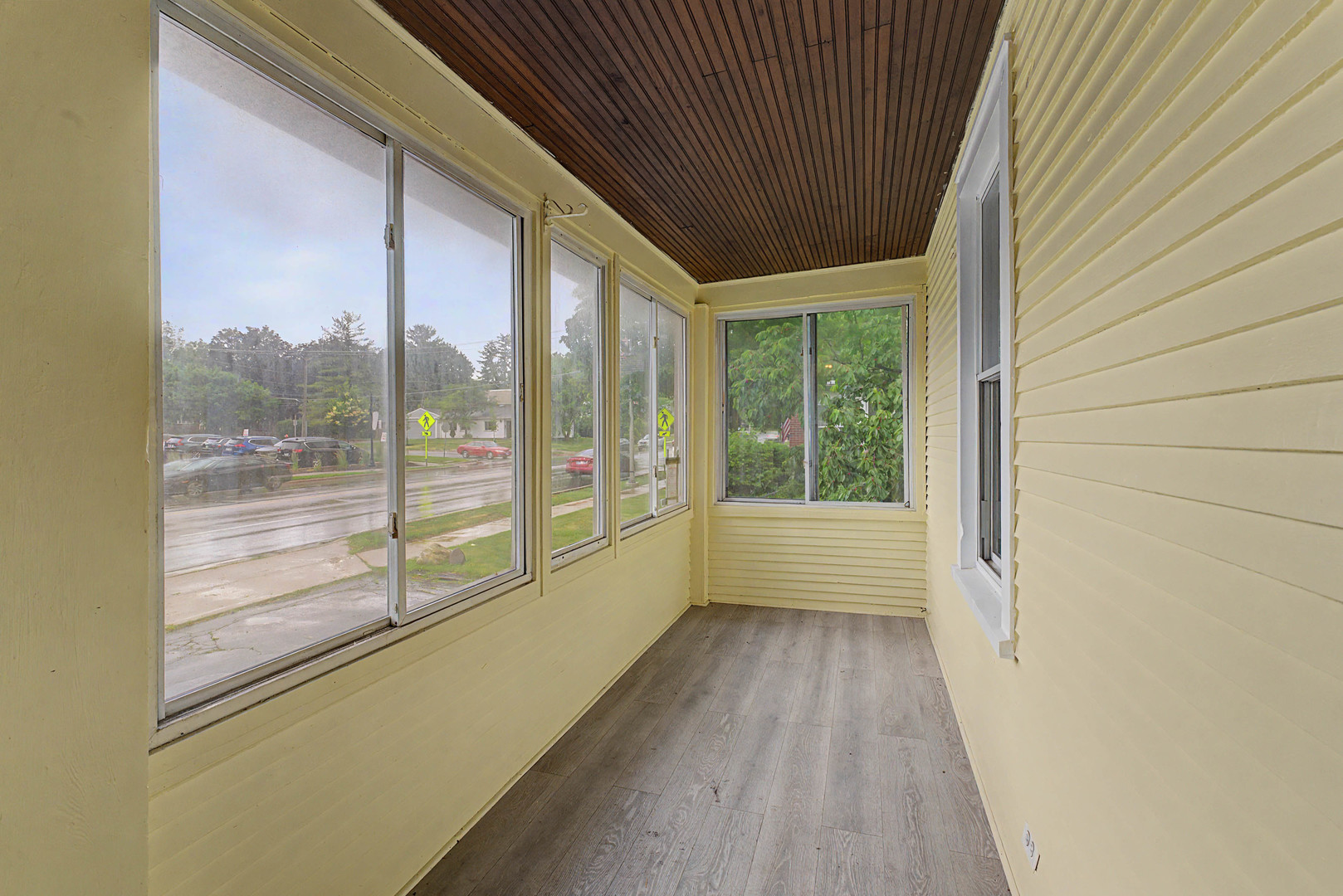 411 N Arlington Heights Road Property Photo 3