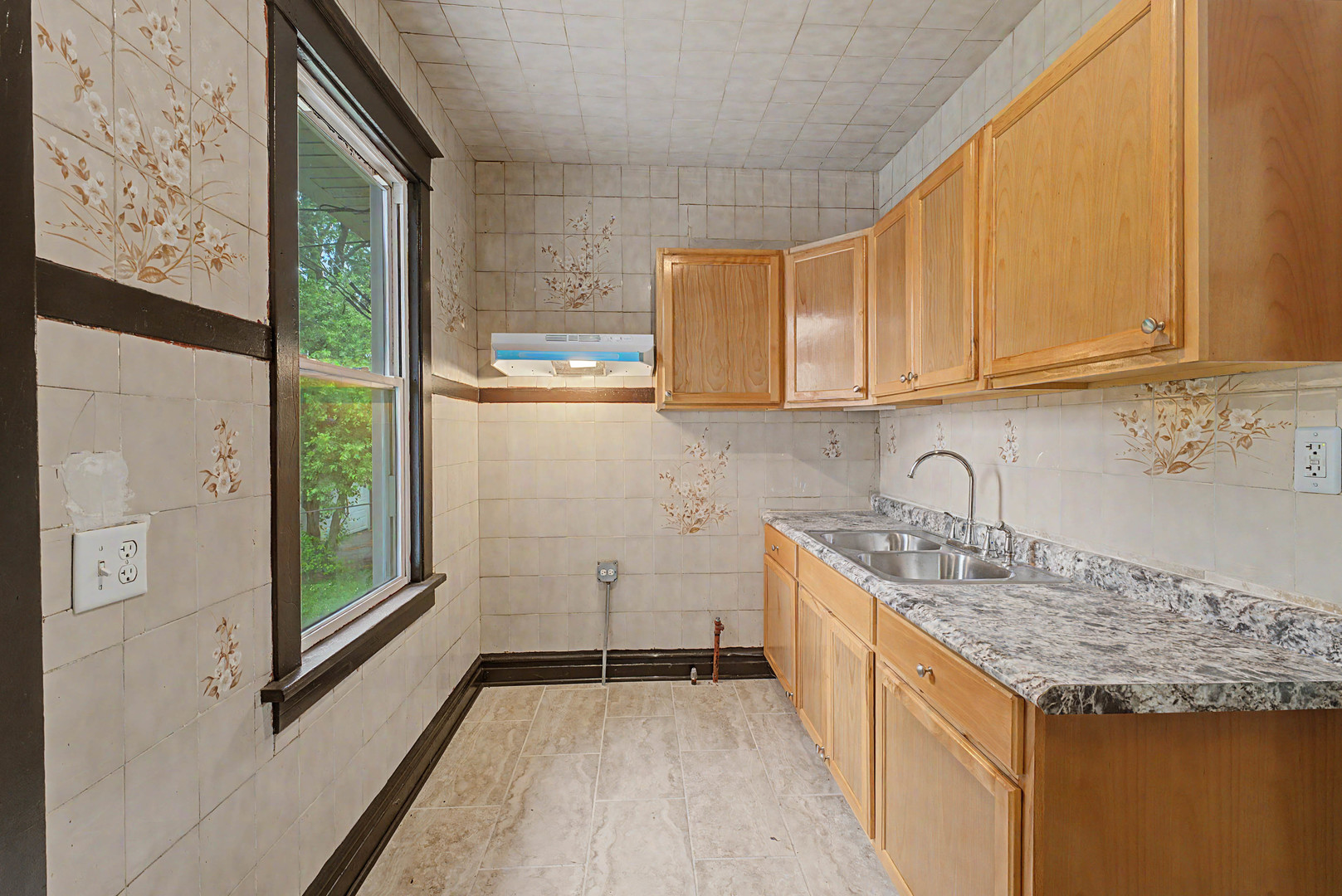 411 N Arlington Heights Road Property Photo 5