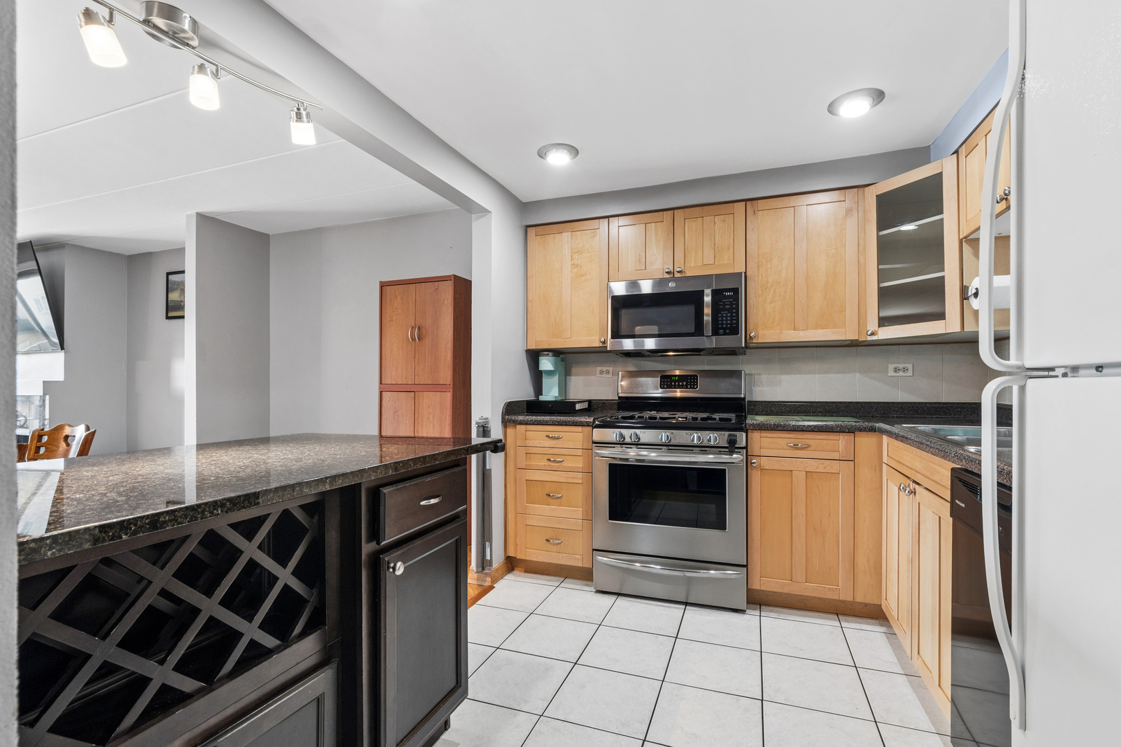 10416 Mansfield Avenue 3ne Property Photo 6