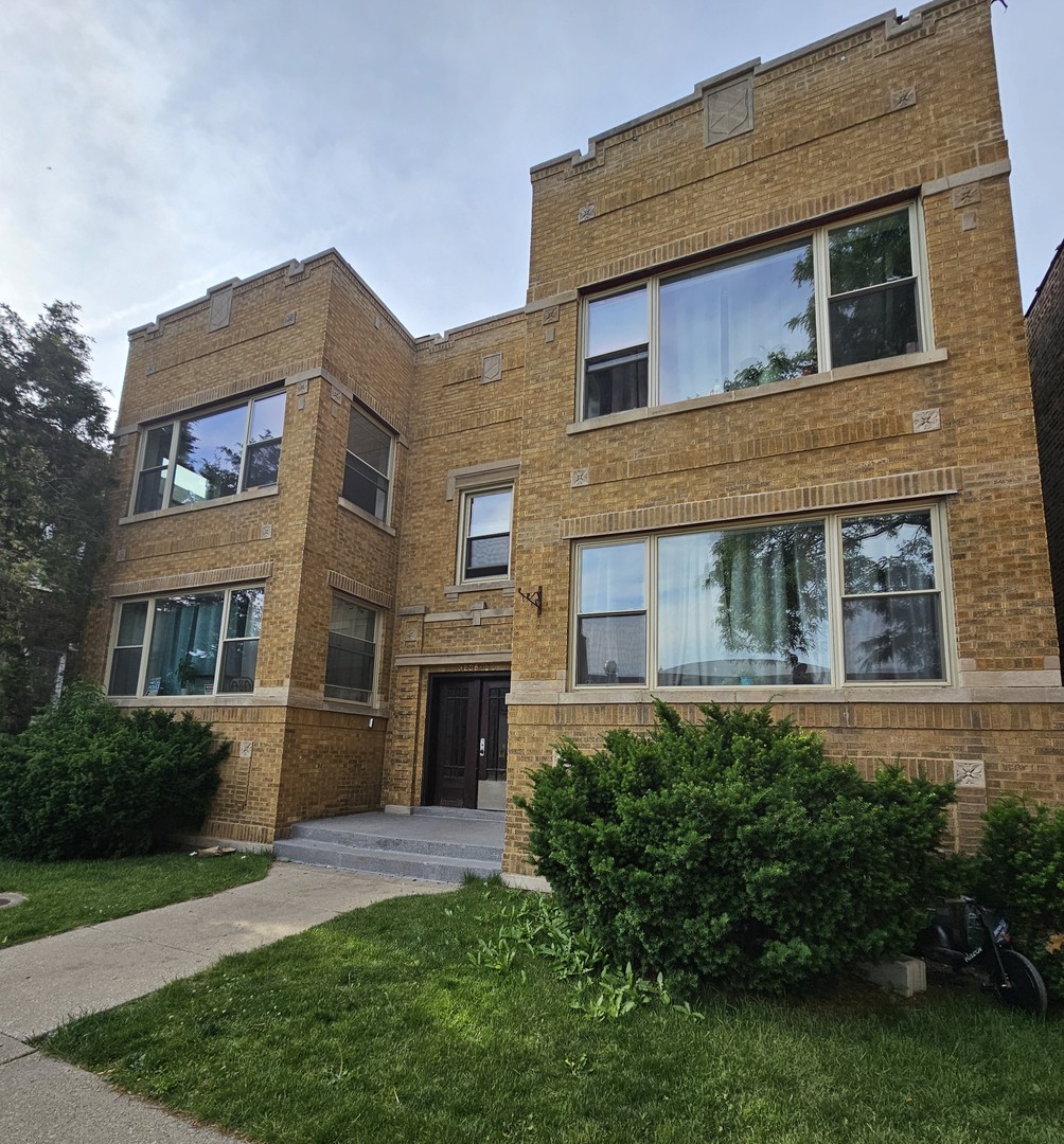 3206 W 66th Street Property Photo 1