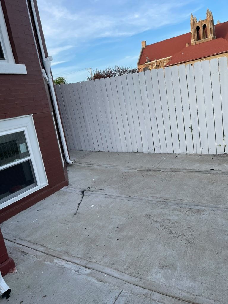 906 W 71st Street Property Photo 6