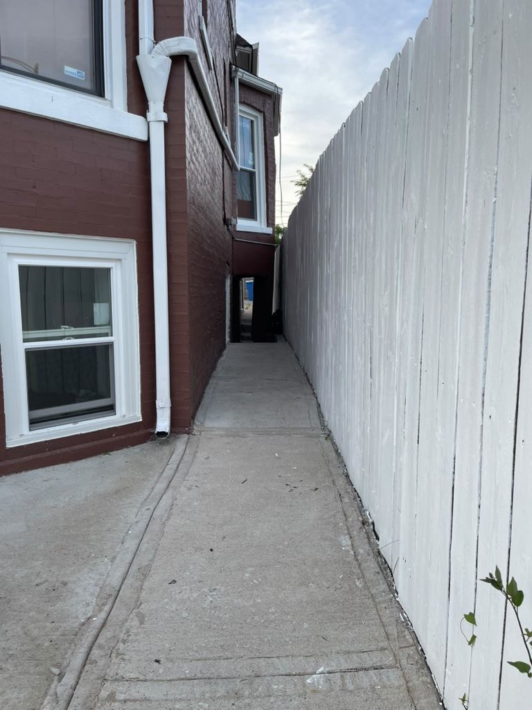 906 W 71st Street Property Photo 7