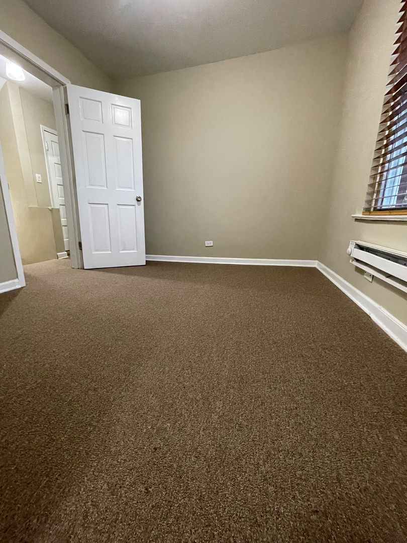 906 W 71st Street Property Photo 17