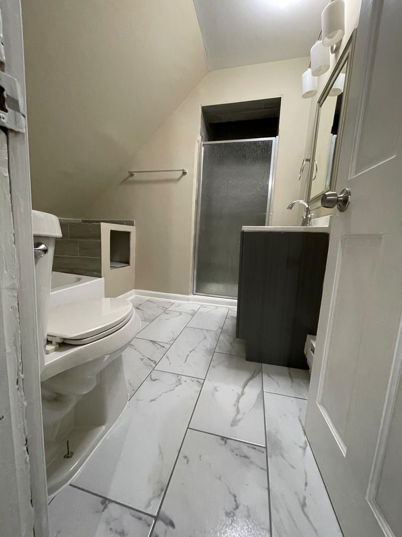 906 W 71st Street Property Photo 29