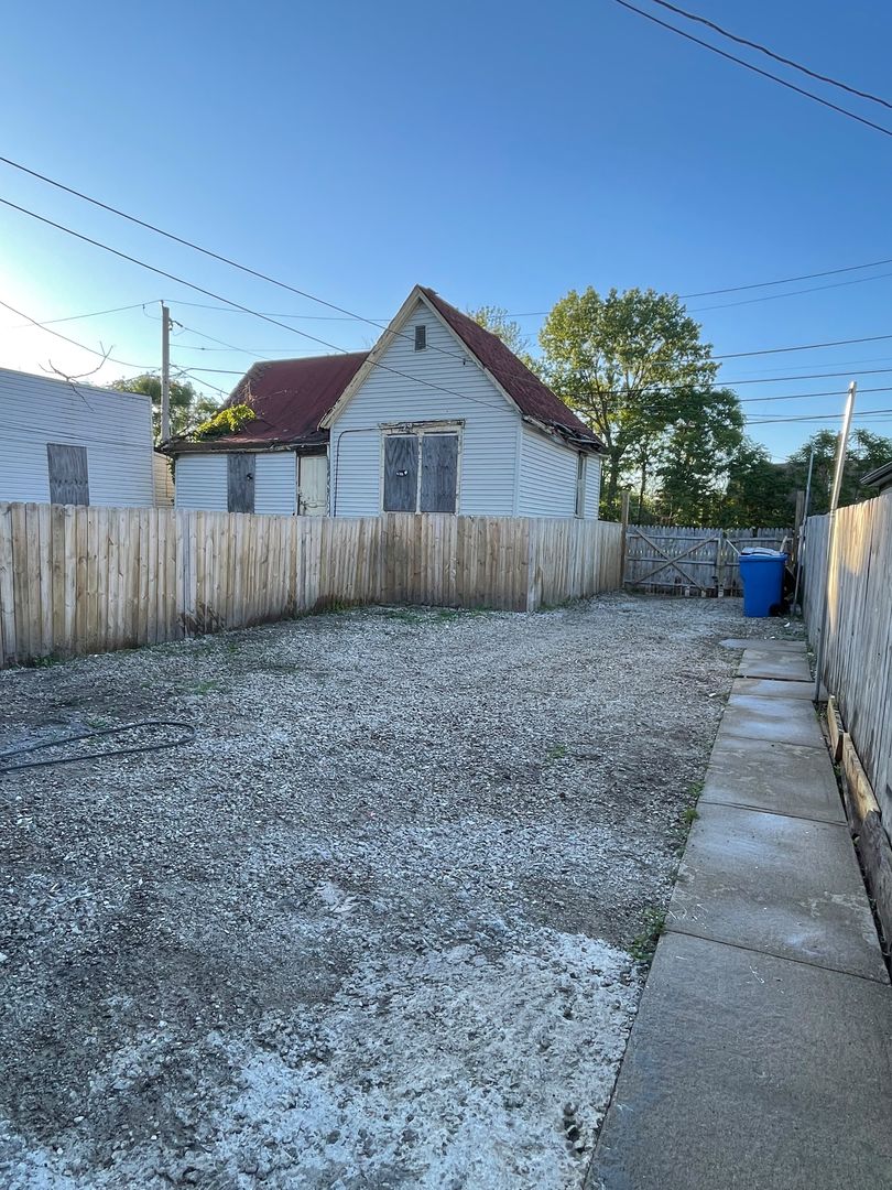 906 W 71st Street Property Photo 43