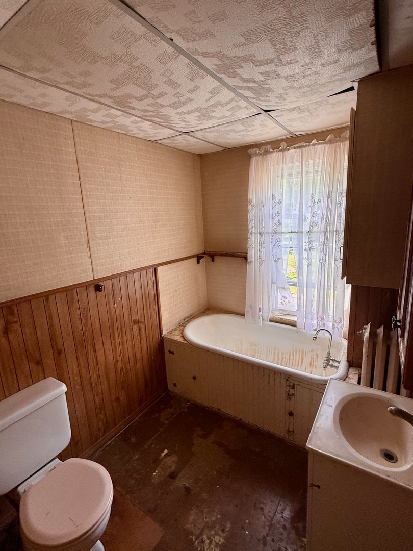 1694 N Maryland Road Property Photo 9