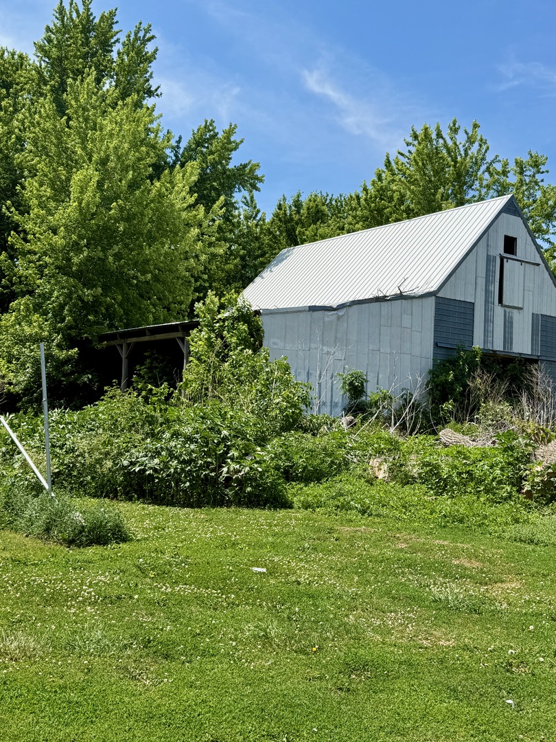 1694 N Maryland Road Property Photo 15