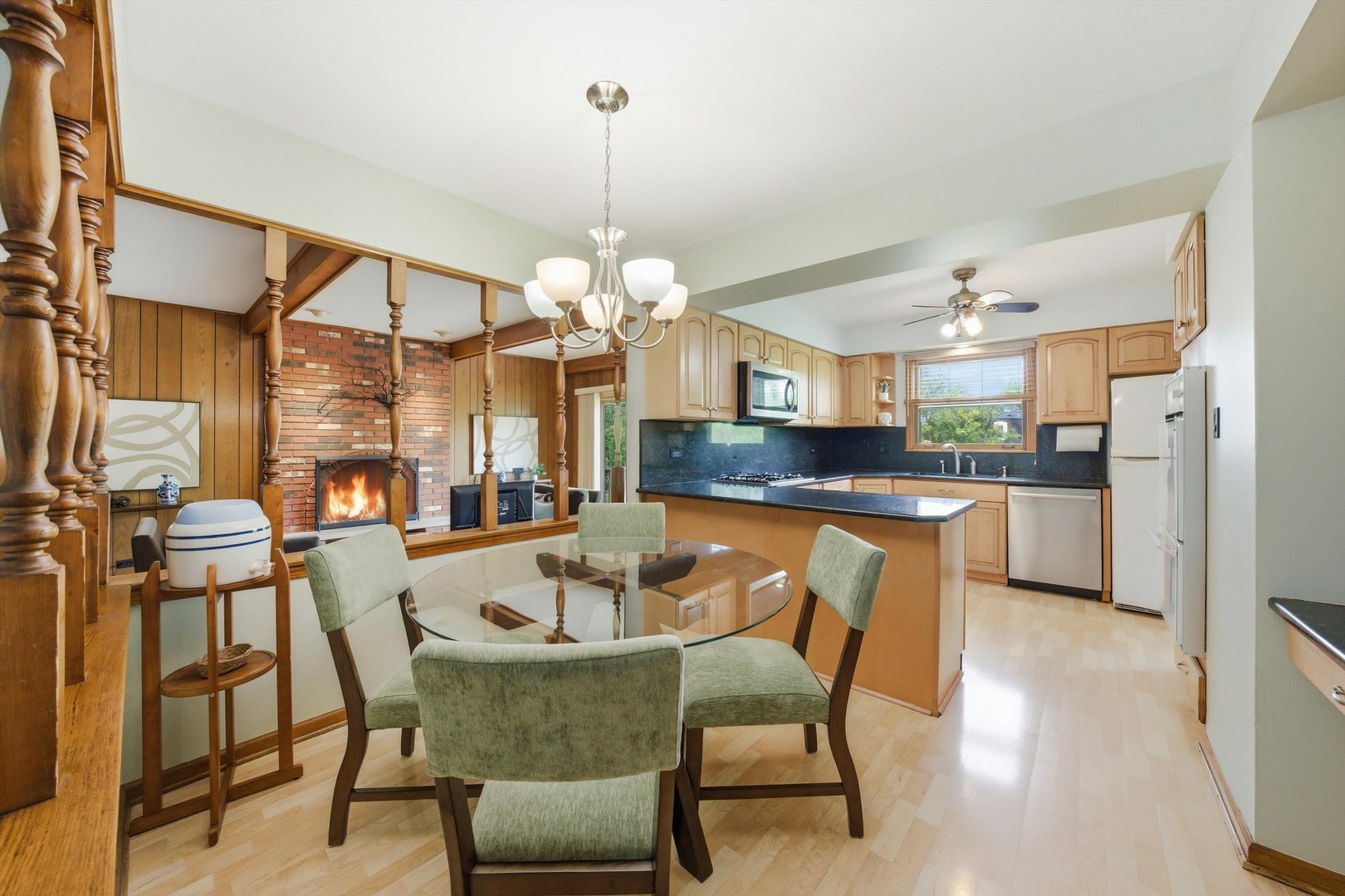 2919 Embassy Row Property Photo 9