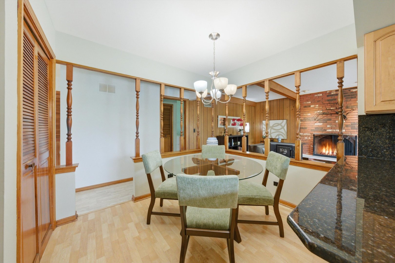 2919 Embassy Row Property Photo 10