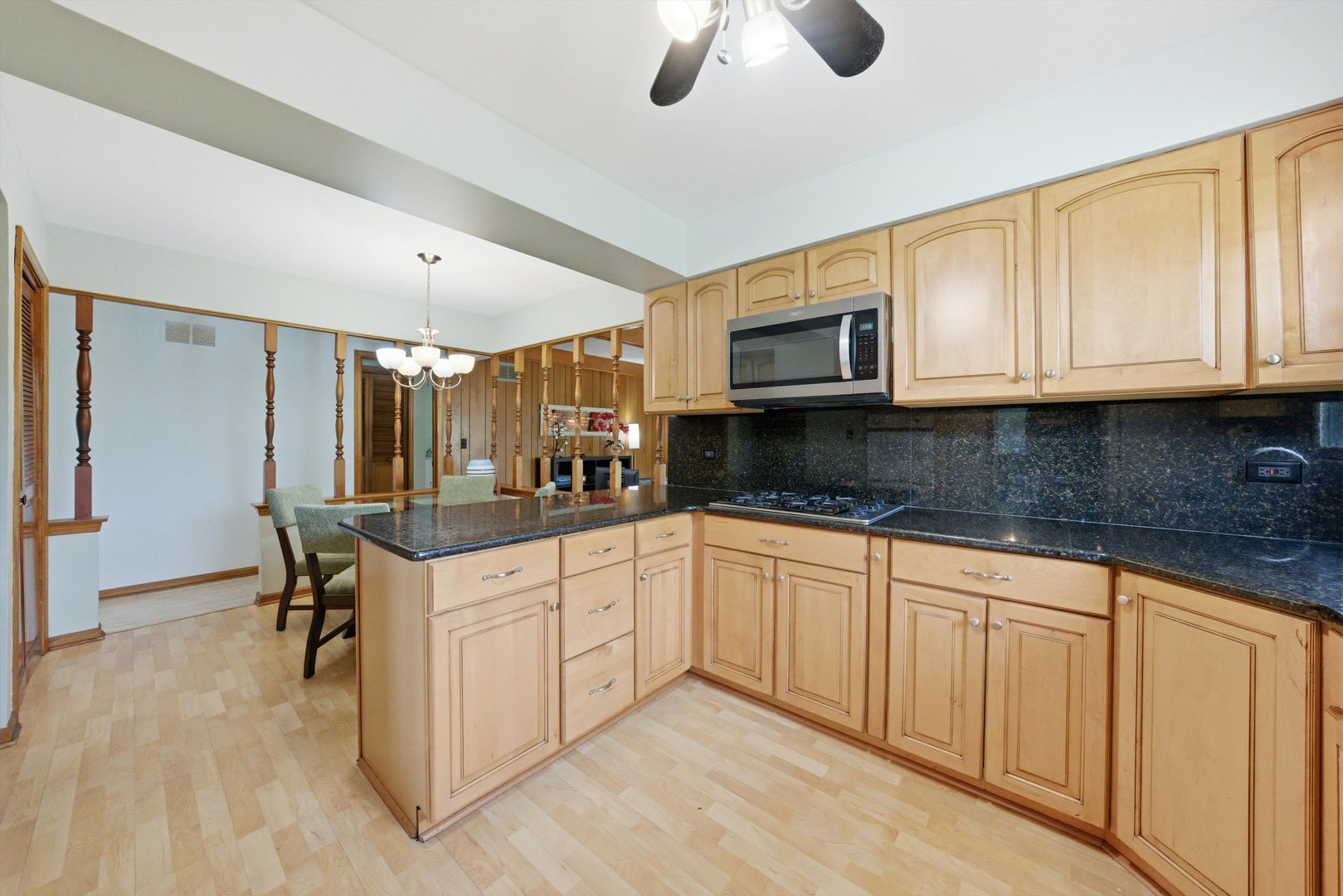 2919 Embassy Row Property Photo 13