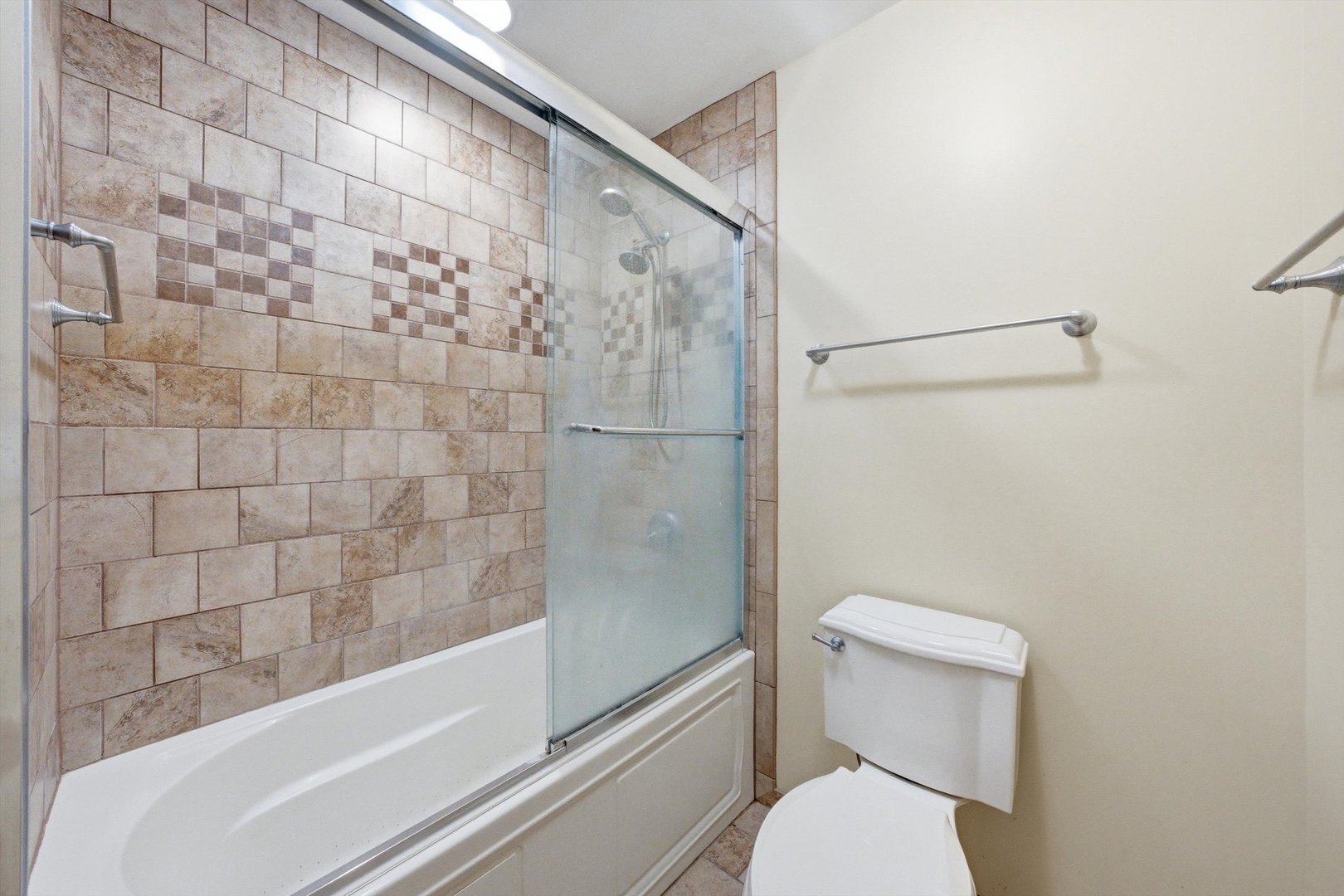 2919 Embassy Row Property Photo 21
