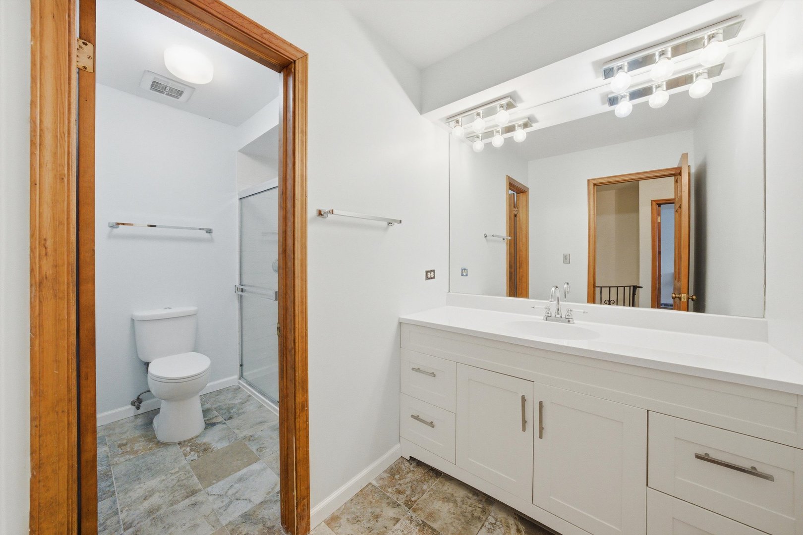 2919 Embassy Row Property Photo 22