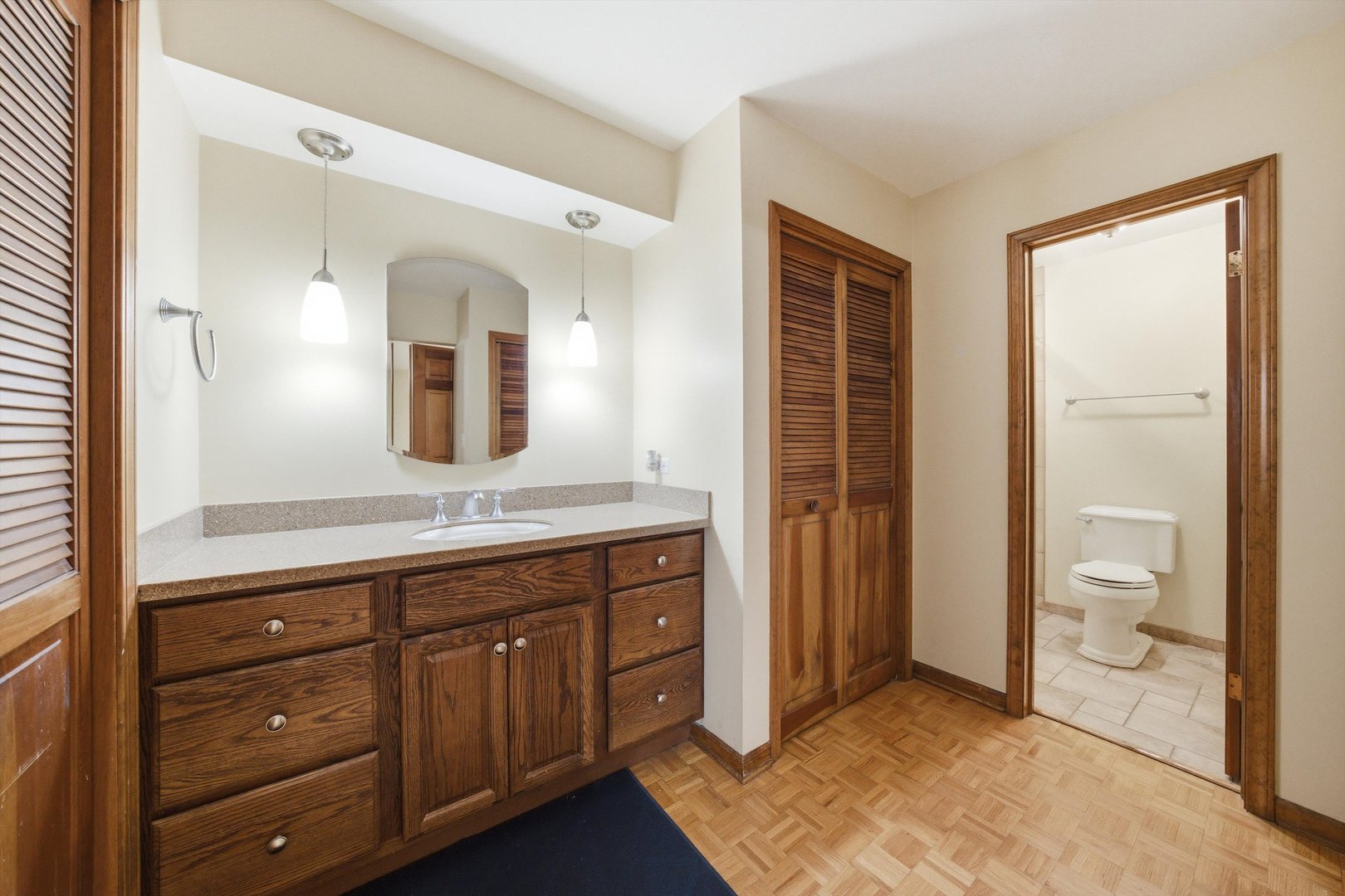 2919 Embassy Row Property Photo 25