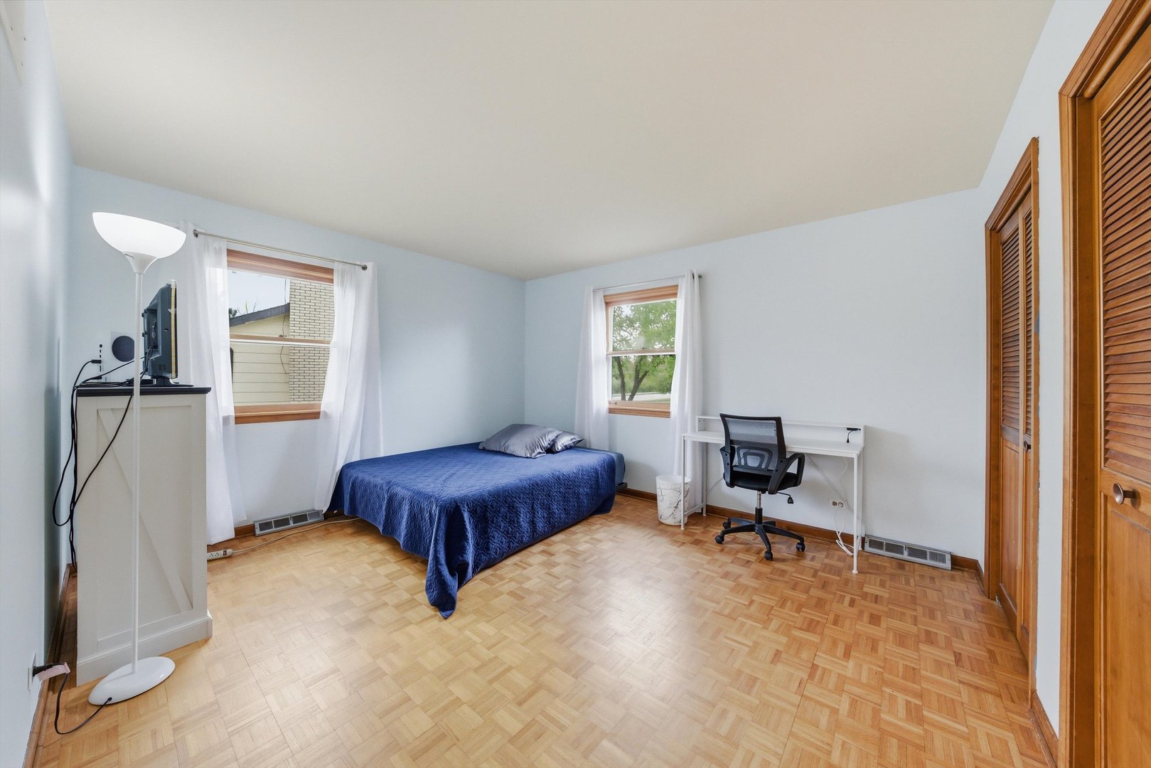 2919 Embassy Row Property Photo 26