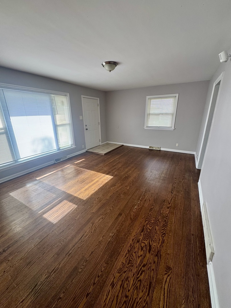 461 Clyde Avenue Property Photo 3
