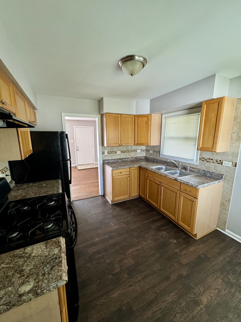 461 Clyde Avenue Property Photo 5
