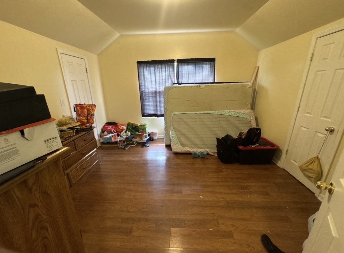 1018 W 104th Place Property Photo 3