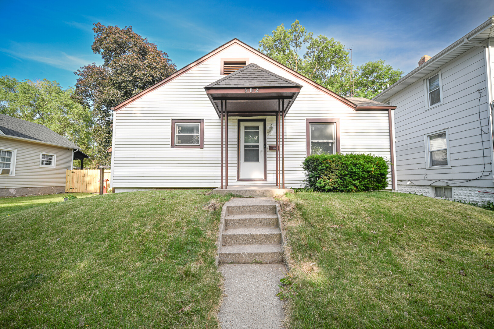682 S Osborn Avenue Property Photo 1