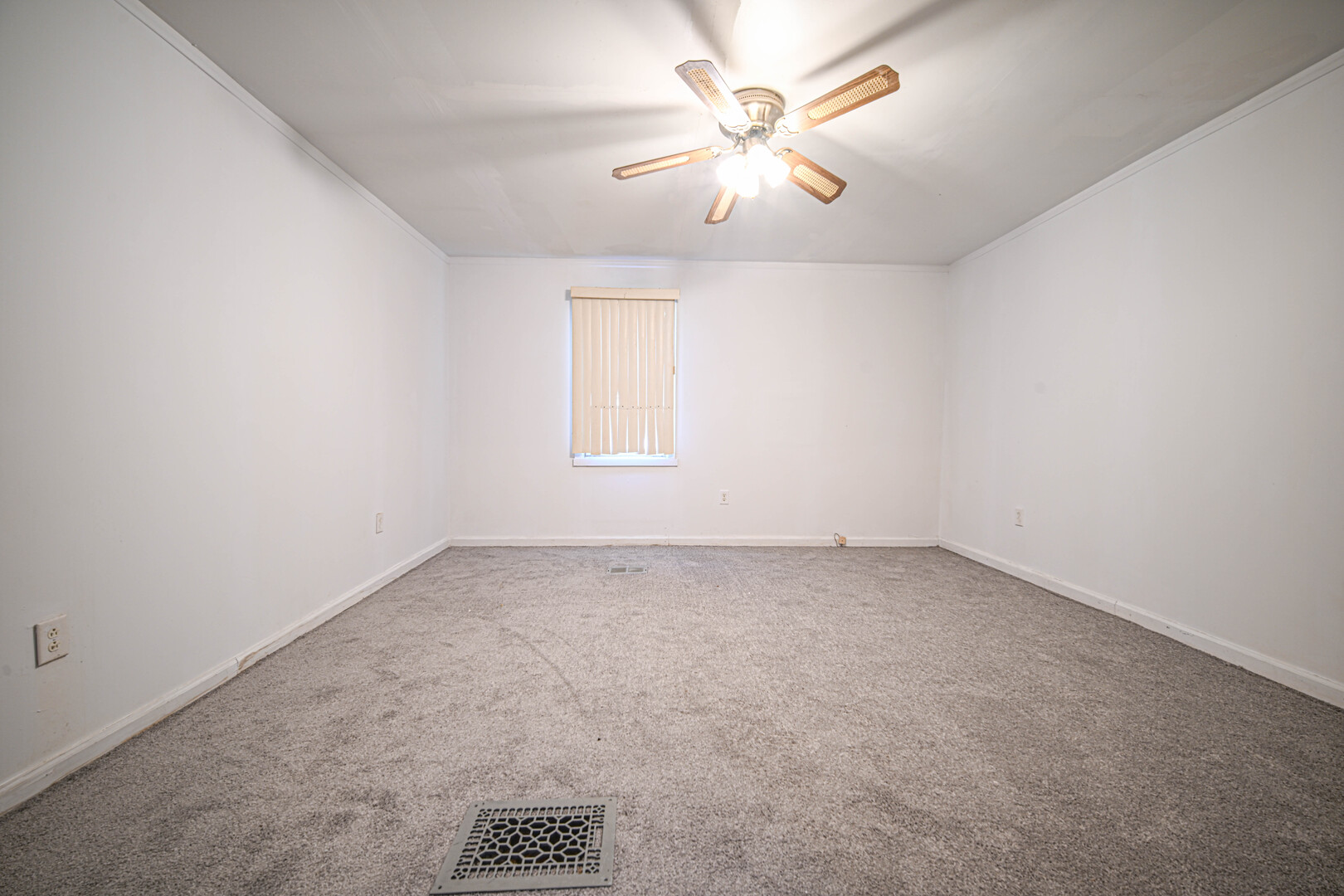 682 S Osborn Avenue Property Photo 9
