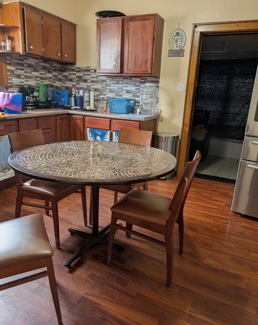 2054 York Street Property Photo 5