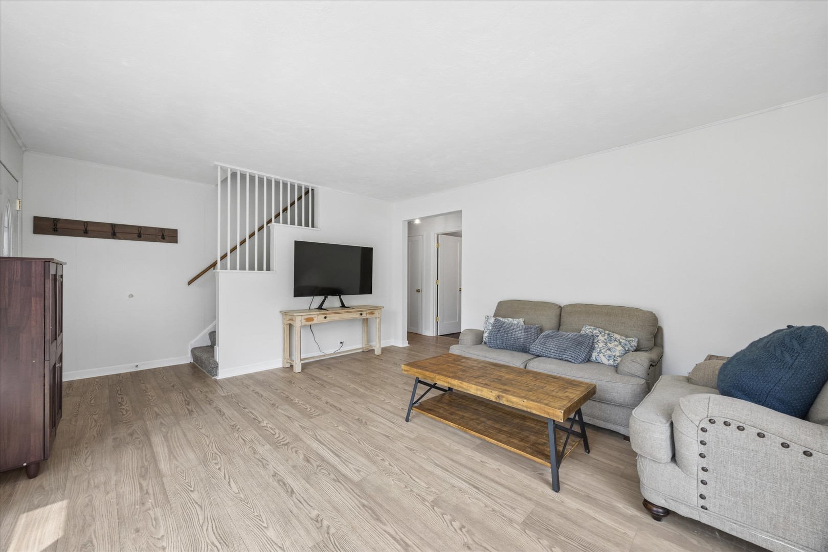 116 W Park Drive Property Photo 3