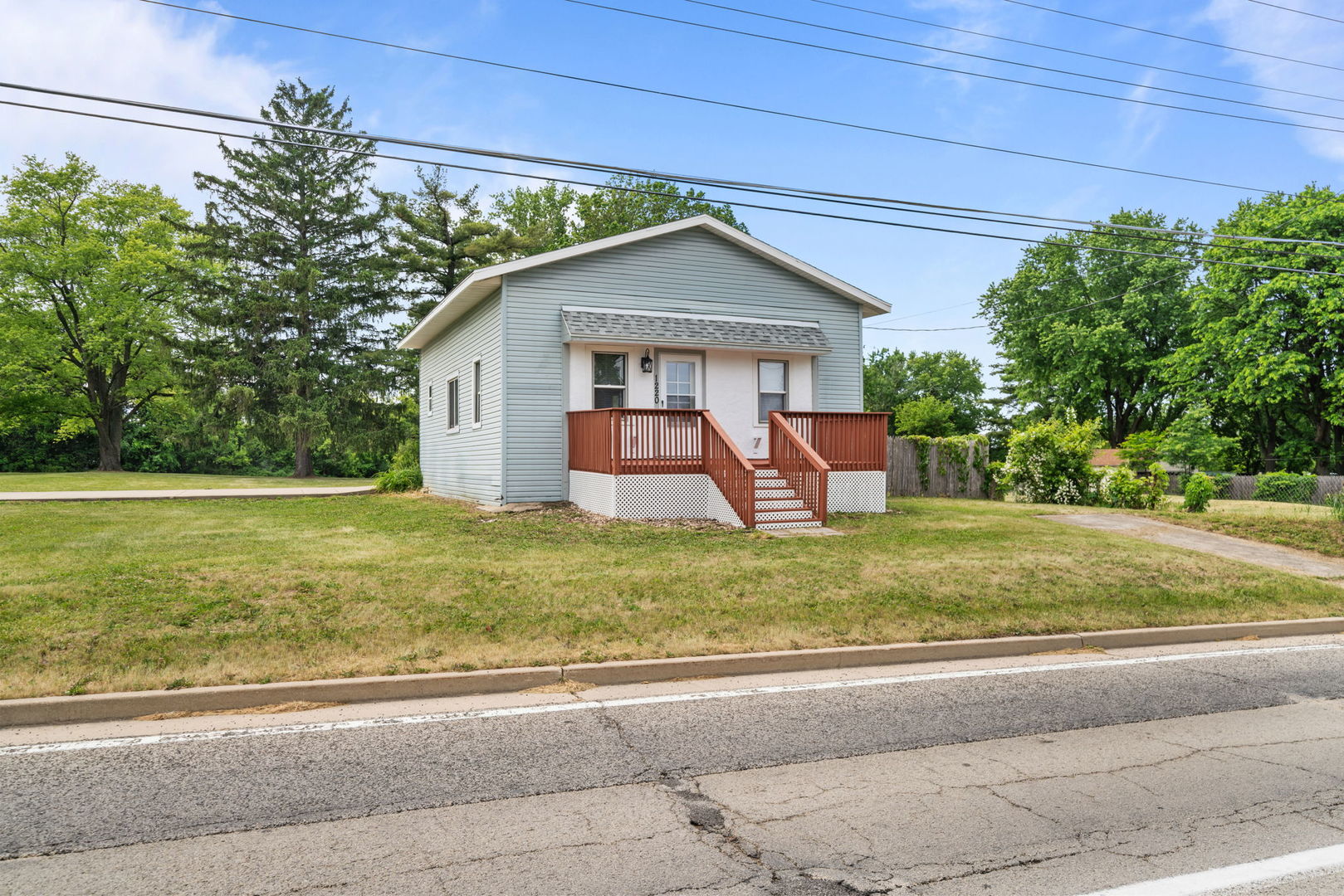 1220 N Springfield Avenue Property Photo 1