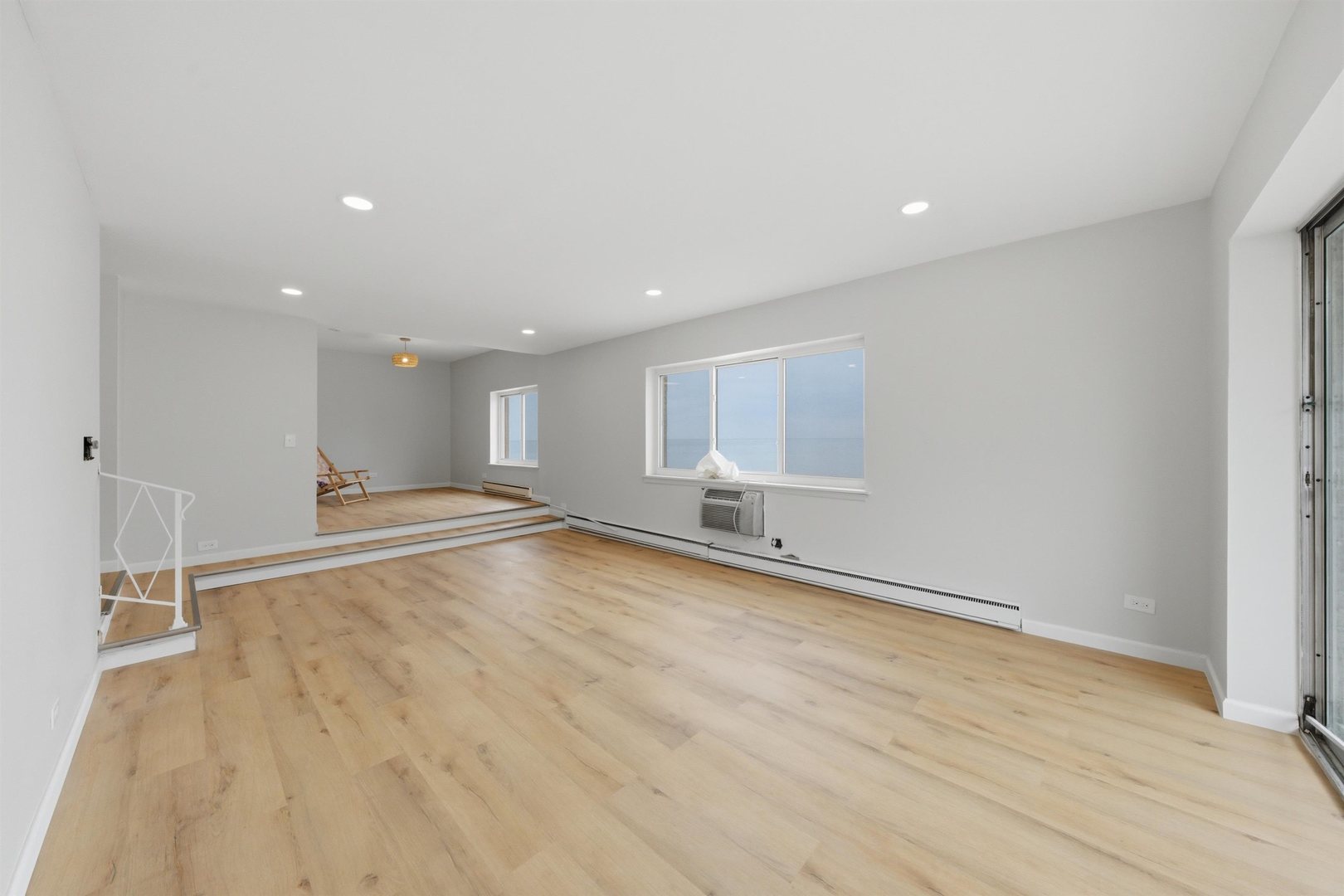 2772 E 75th Street 2gs Property Photo 6
