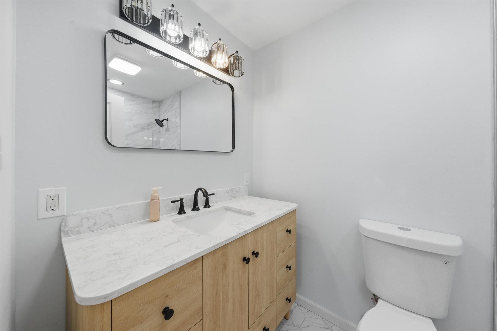 2772 E 75th Street 2gs Property Photo 11