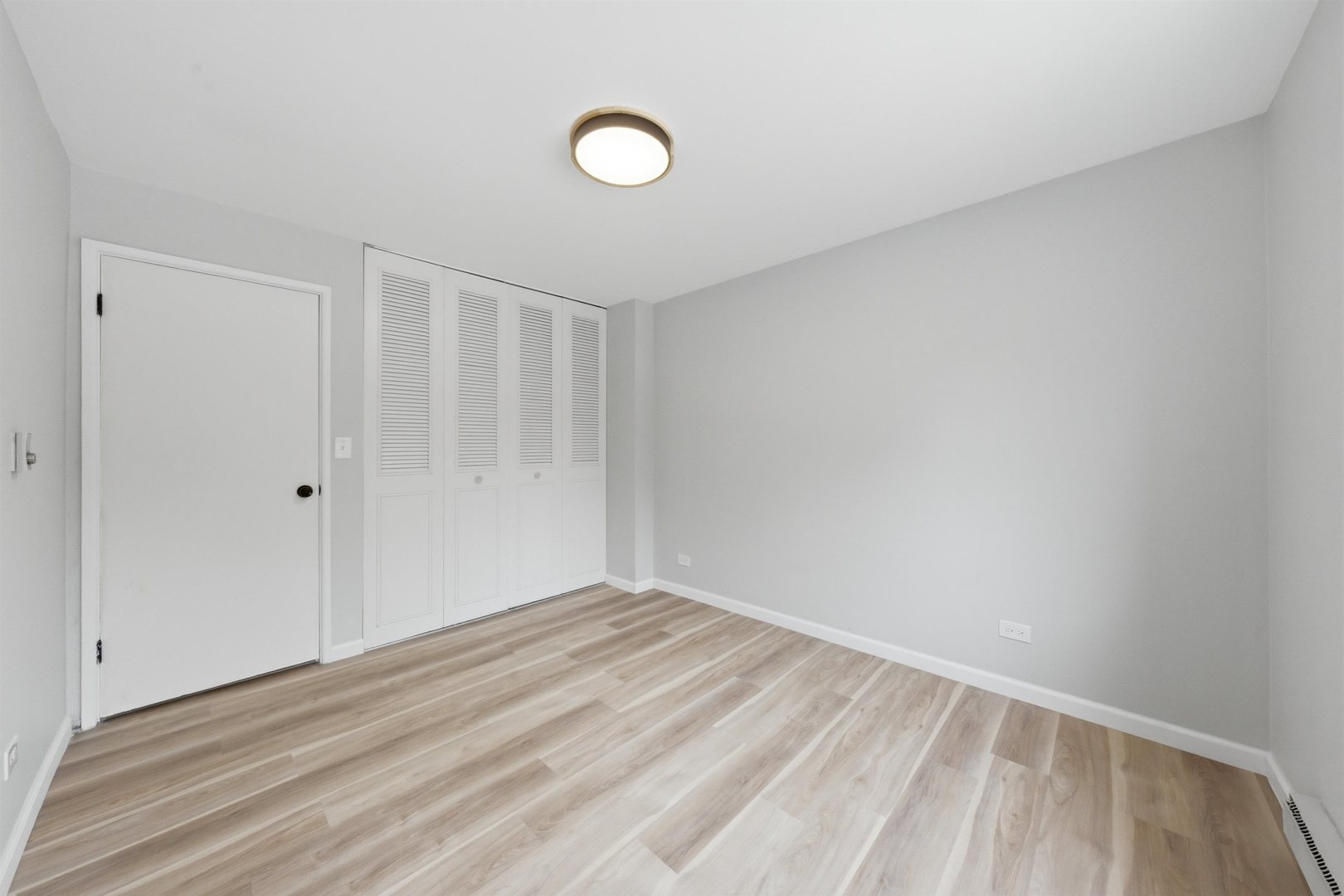 2772 E 75th Street 2gs Property Photo 14