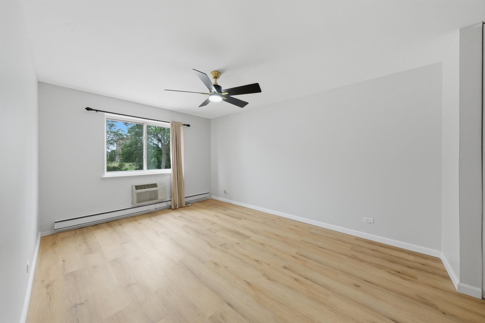 2772 E 75th Street 2gs Property Photo 15